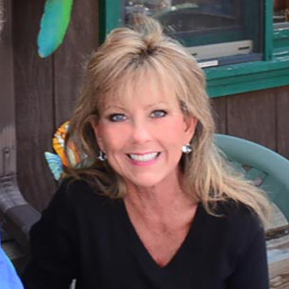 Meet your Posher, Deb - Picture 2 of 4